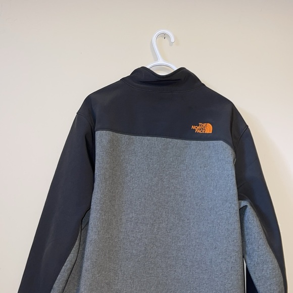 The North Face Grey Lightweight Jacket - Men’s Size Large - Picture 4 of 9